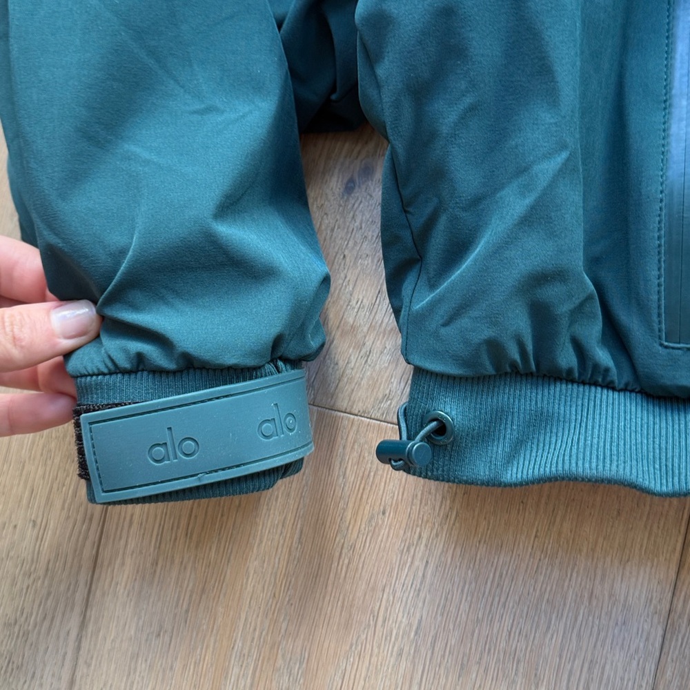 Alo Cropped Elevation Coverup / Jacket - Picture 4 of 7
